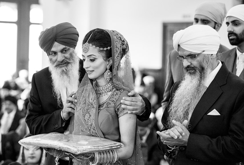 Female Asian Wedding Photographer for Sikh Wedding Ceremony